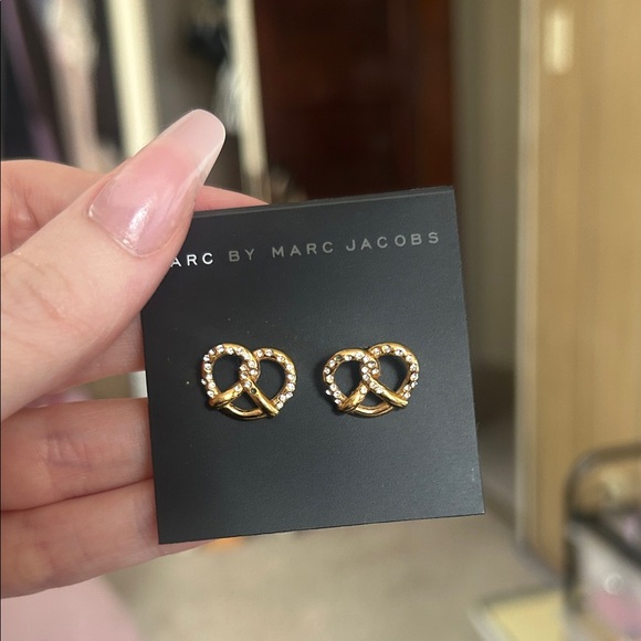 Marc Jacobs Jewelry - Marc Jacob’s pretzel 🥨 earrings (flawed)